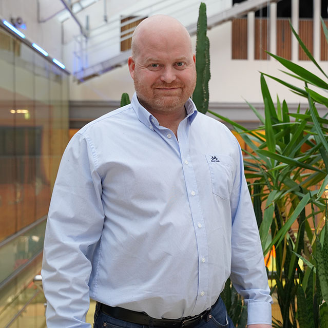 Morten Andreassen, grunnlegger av BetweenTheLines AS og ekspert innen stressmestring og mental helse.